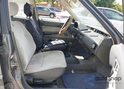 1987 Honda Civic 1.5 from USA, damaged, VIN 1HGEC4633HA077250